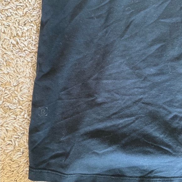 Men’s Lululemon Shirt - Picture 2 of 3